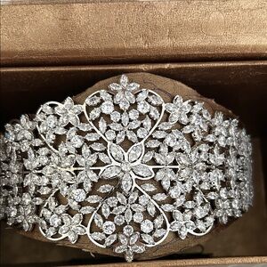 Bridal Dazzling Silver Floral Haircrown